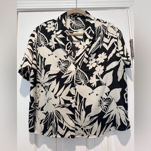 Express Short Sleeve Button Up Boxy Shirt - Small